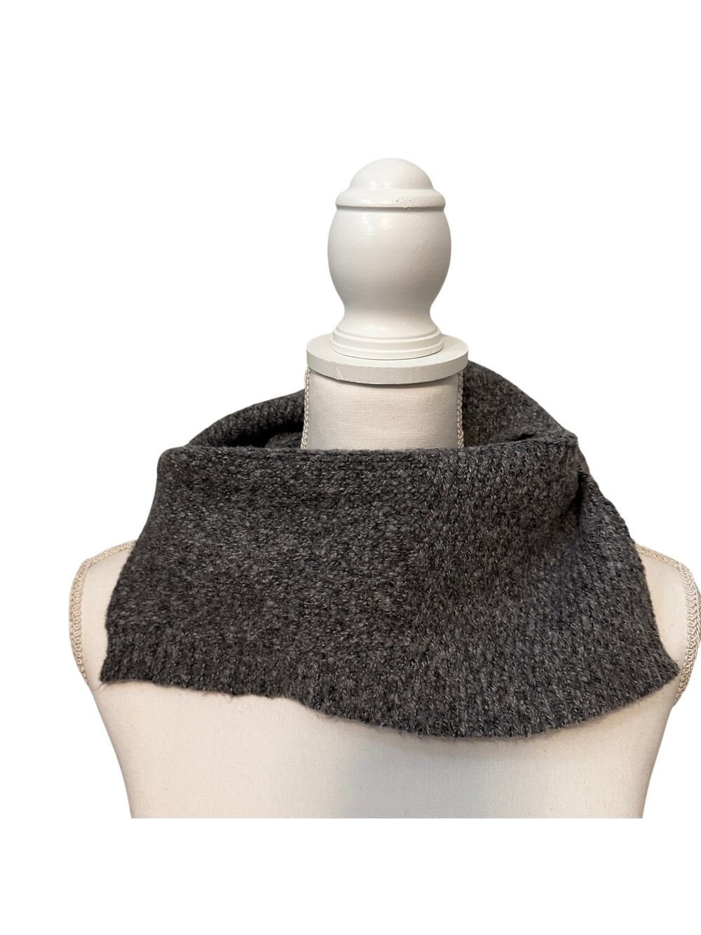 Universal Thread Women's Dark Gray Knit Snood - One Size - NWT